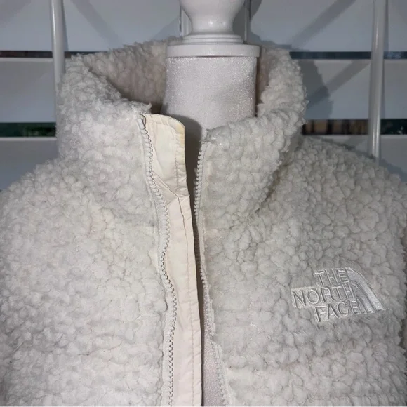 The North Face Nuptse White Gardenia Down Jacket - Picture 13 of 16
